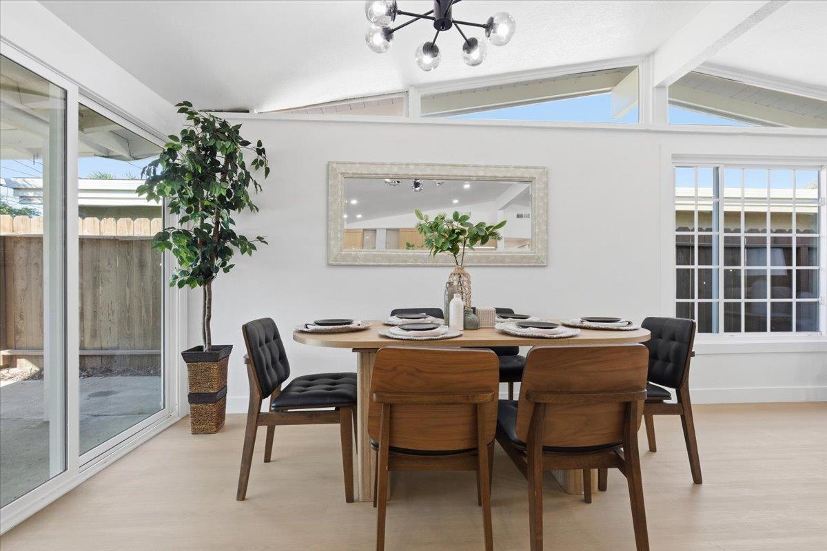 Detail Gallery Image 11 of 41 For 1653 S King Rd, San Jose,  CA 95122 - 5 Beds | 3 Baths