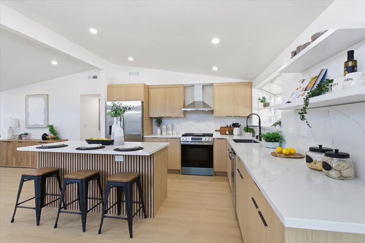 Detail Gallery Image 14 of 41 For 1653 S King Rd, San Jose,  CA 95122 - 5 Beds | 3 Baths