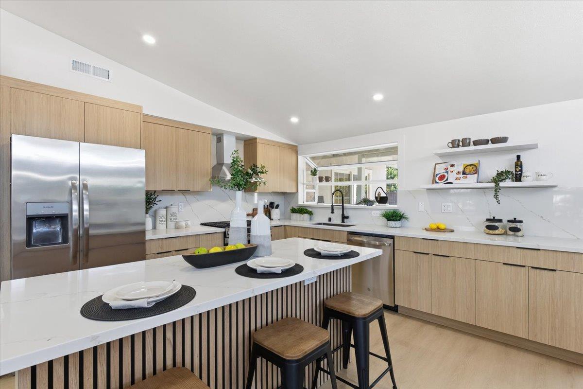 Detail Gallery Image 17 of 41 For 1653 S King Rd, San Jose,  CA 95122 - 5 Beds | 3 Baths