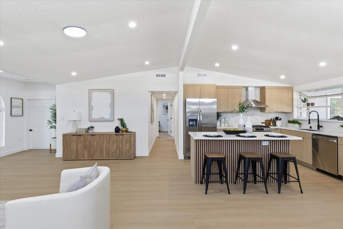 Detail Gallery Image 20 of 41 For 1653 S King Rd, San Jose,  CA 95122 - 5 Beds | 3 Baths