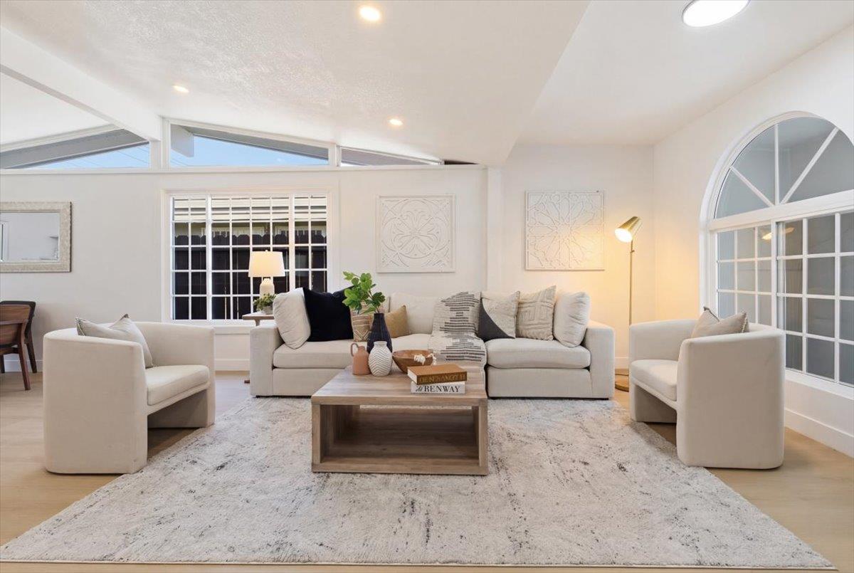 Detail Gallery Image 7 of 41 For 1653 S King Rd, San Jose,  CA 95122 - 5 Beds | 3 Baths