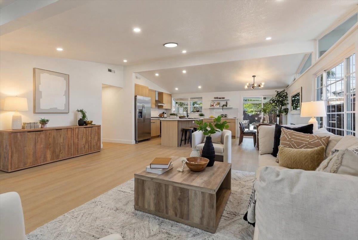 Detail Gallery Image 8 of 41 For 1653 S King Rd, San Jose,  CA 95122 - 5 Beds | 3 Baths