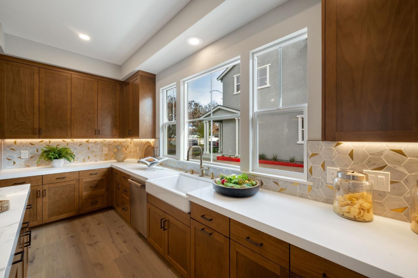 Detail Gallery Image 17 of 41 For 4909 Vivi Place, San Jose,  CA 95124 - 3 Beds | 2/1 Baths