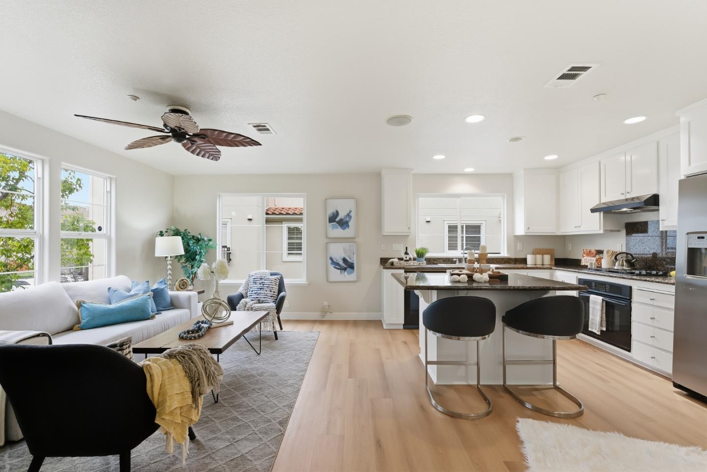 Detail Gallery Image 11 of 39 For 327 Vista Roma Way, San Jose,  CA 95136 - 4 Beds | 2/1 Baths