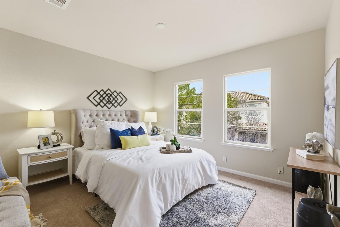 Detail Gallery Image 19 of 39 For 327 Vista Roma Way, San Jose,  CA 95136 - 4 Beds | 2/1 Baths