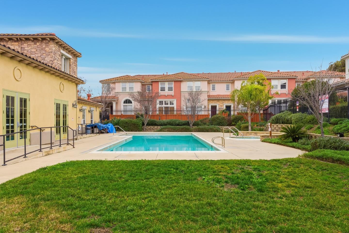 Detail Gallery Image 33 of 39 For 327 Vista Roma Way, San Jose,  CA 95136 - 4 Beds | 2/1 Baths