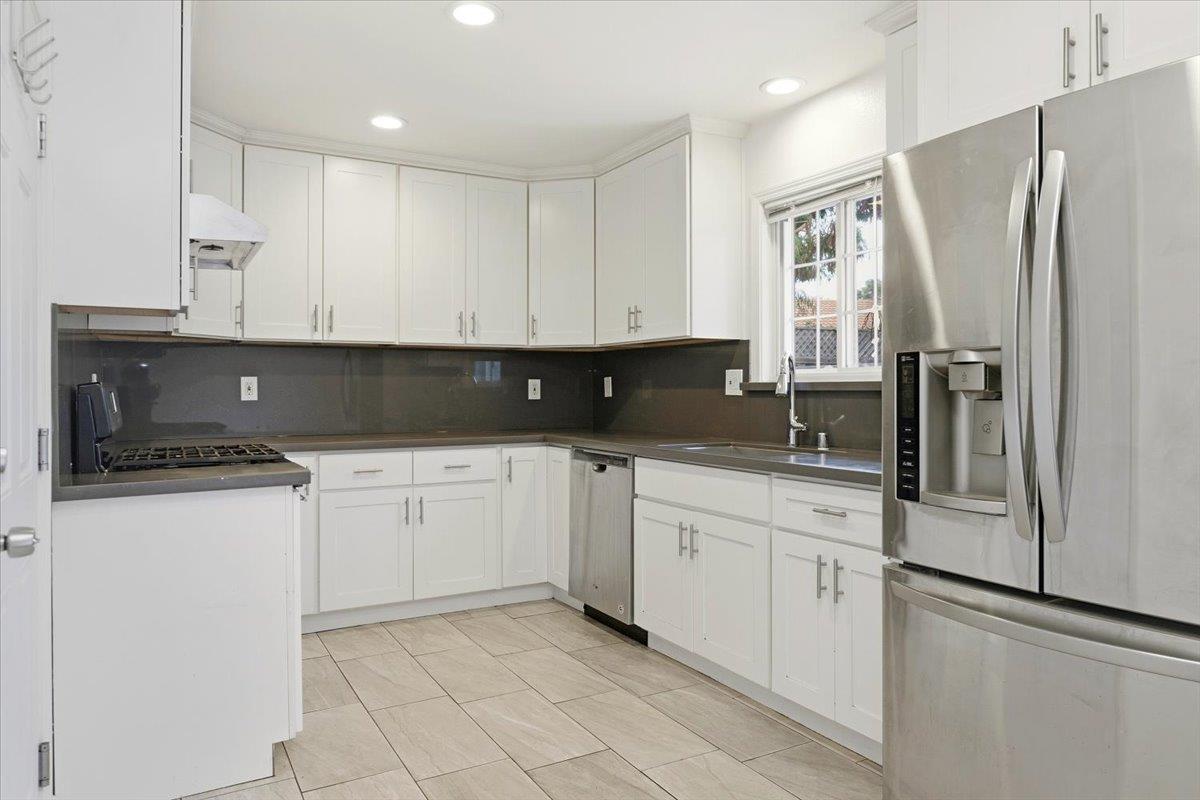 Detail Gallery Image 8 of 22 For 5460 Curtis St, Fremont,  CA 94538 - 8 Beds | 7 Baths