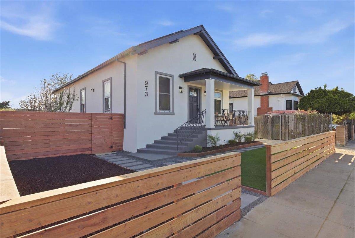 Detail Gallery Image 2 of 28 For 973 Prospect St, San Jose,  CA 95110 - 3 Beds | 2 Baths