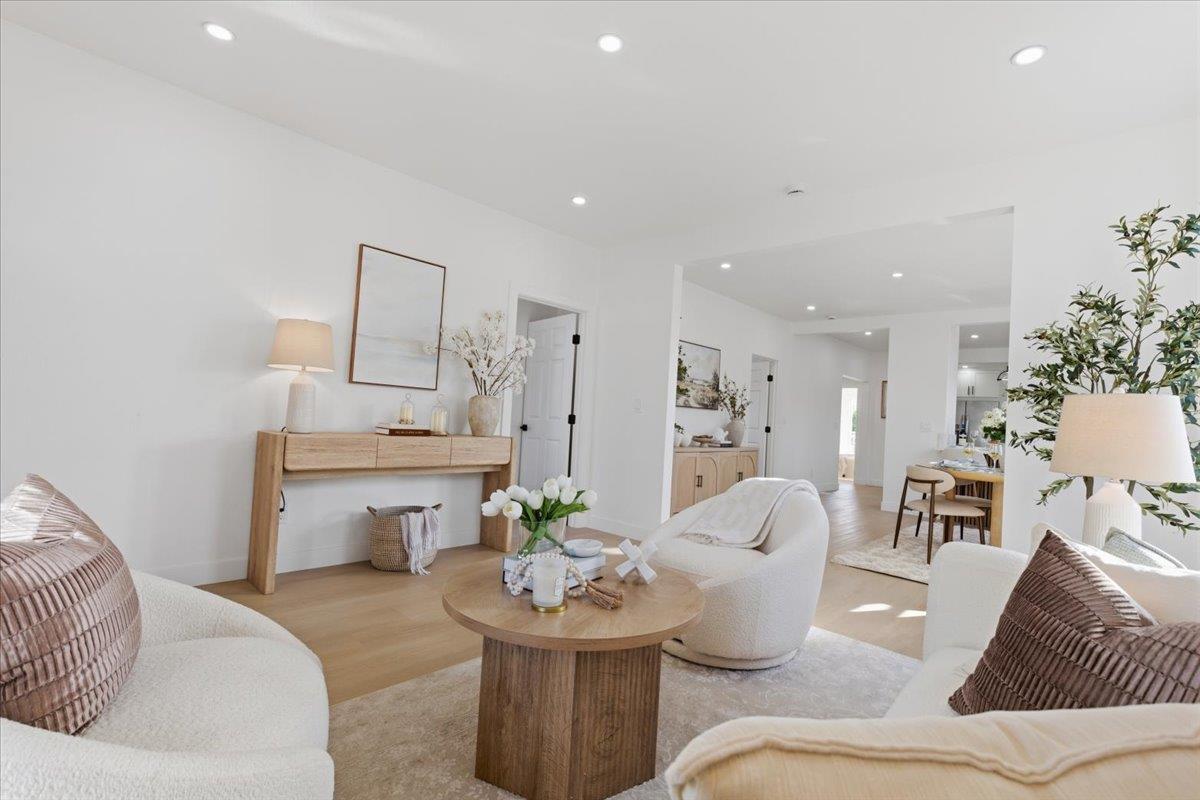 Detail Gallery Image 7 of 28 For 973 Prospect St, San Jose,  CA 95110 - 3 Beds | 2 Baths