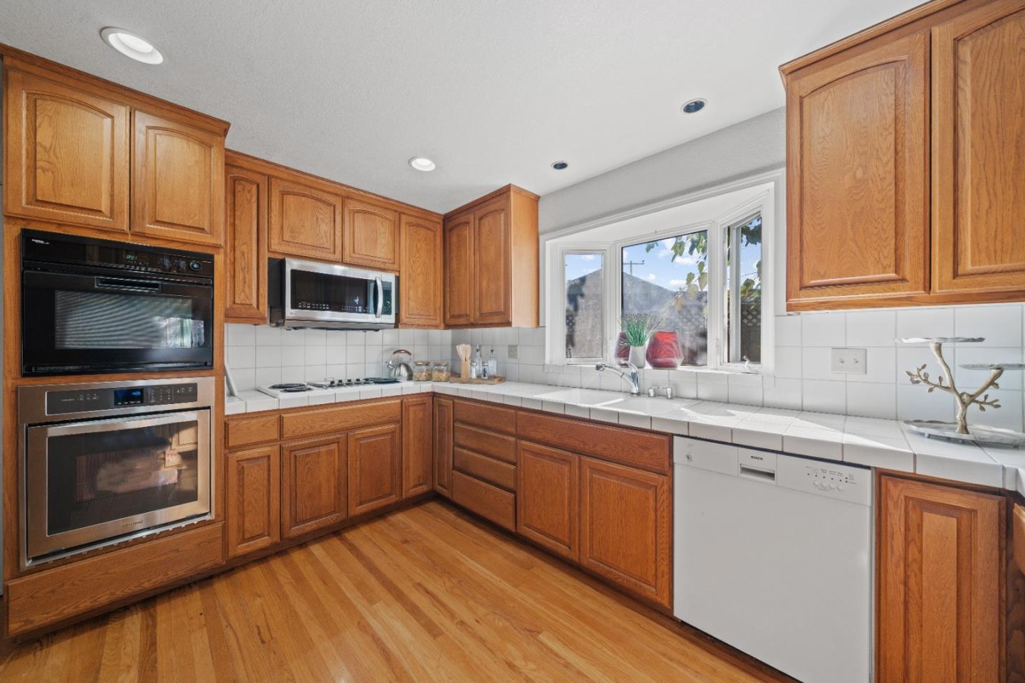 Detail Gallery Image 10 of 45 For 3393 Sutton Loop, Fremont,  CA 94536 - 4 Beds | 3 Baths