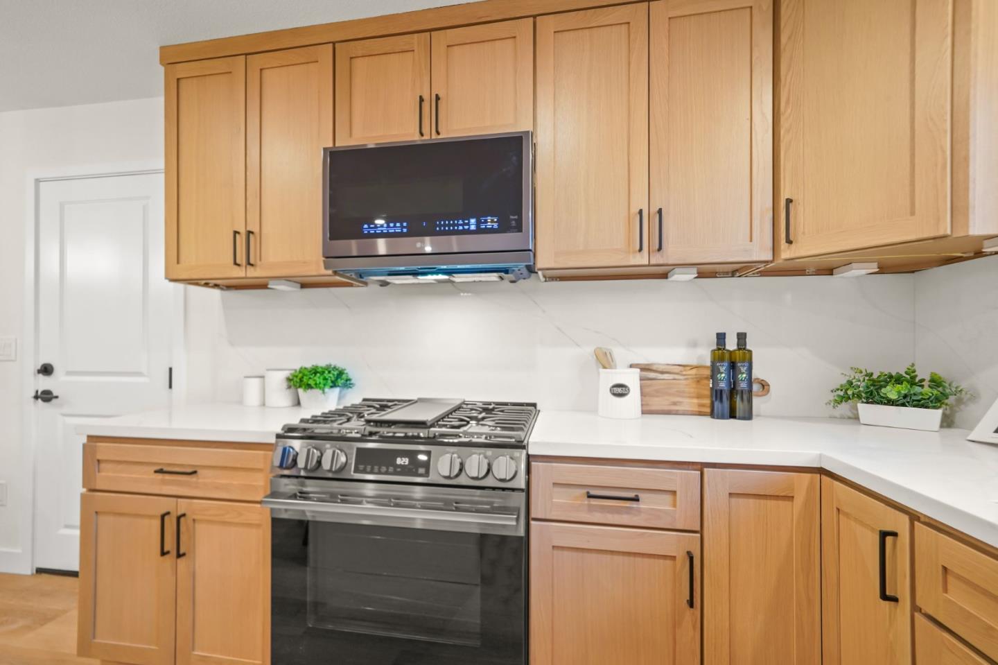 Detail Gallery Image 8 of 29 For 3631 Haven Ave, Fremont,  CA 94538 - 5 Beds | 3 Baths