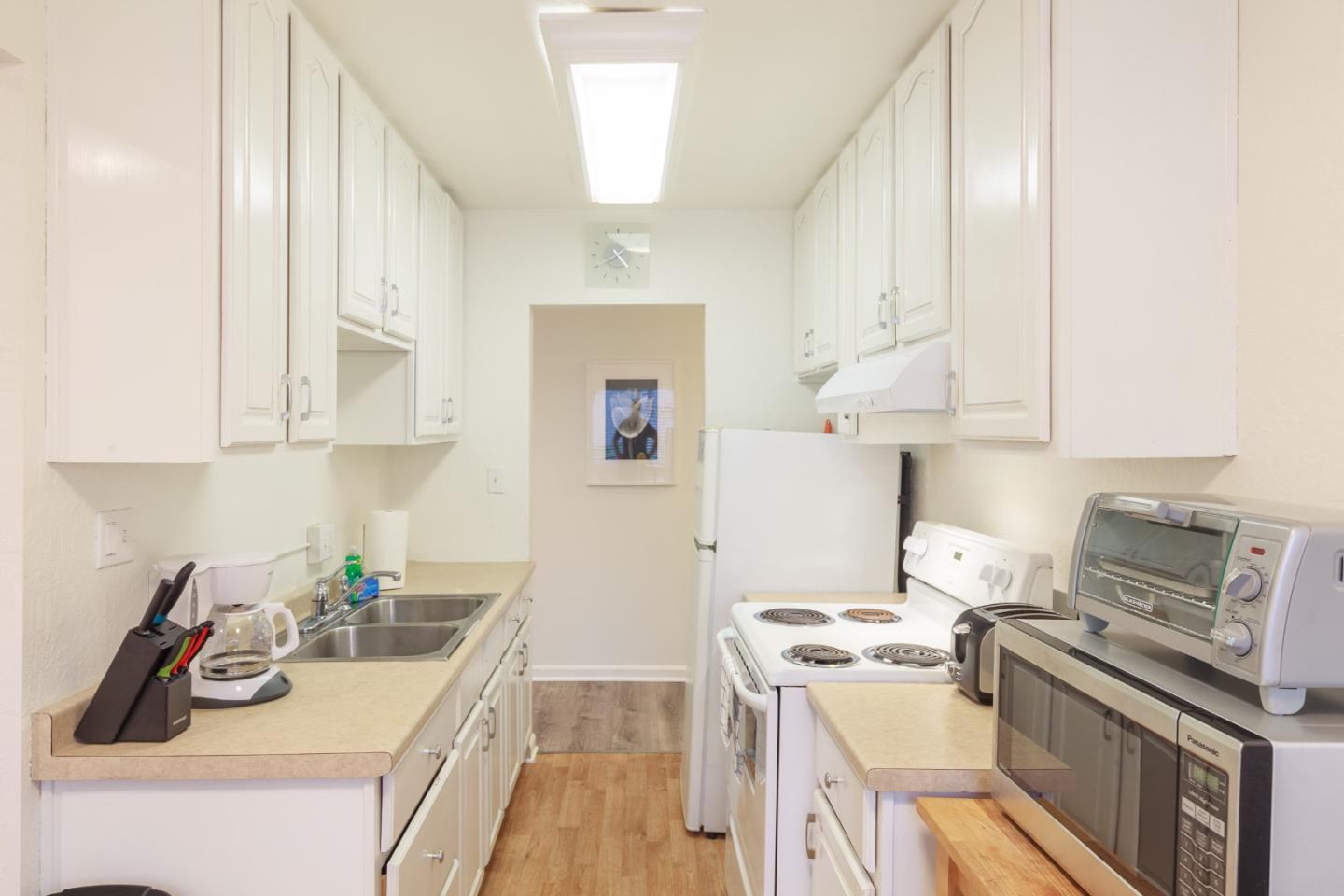 Detail Gallery Image 13 of 63 For 200 Lakeview Ave, Pacifica,  CA 94044 - – Beds | – Baths