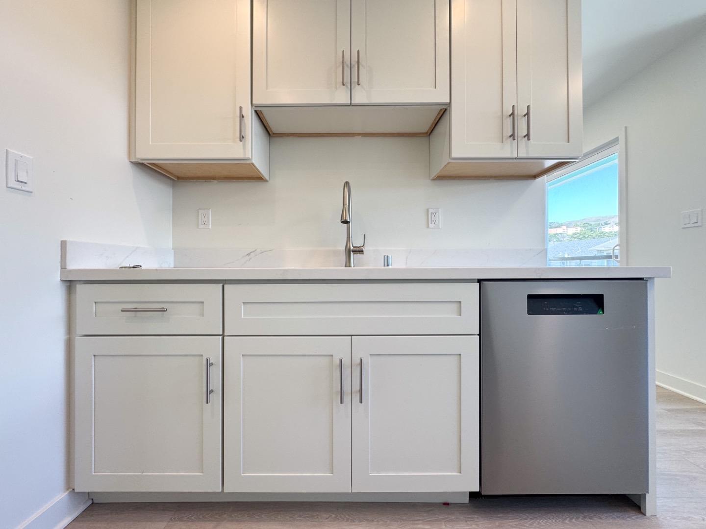 Detail Gallery Image 36 of 63 For 200 Lakeview Ave, Pacifica,  CA 94044 - – Beds | – Baths