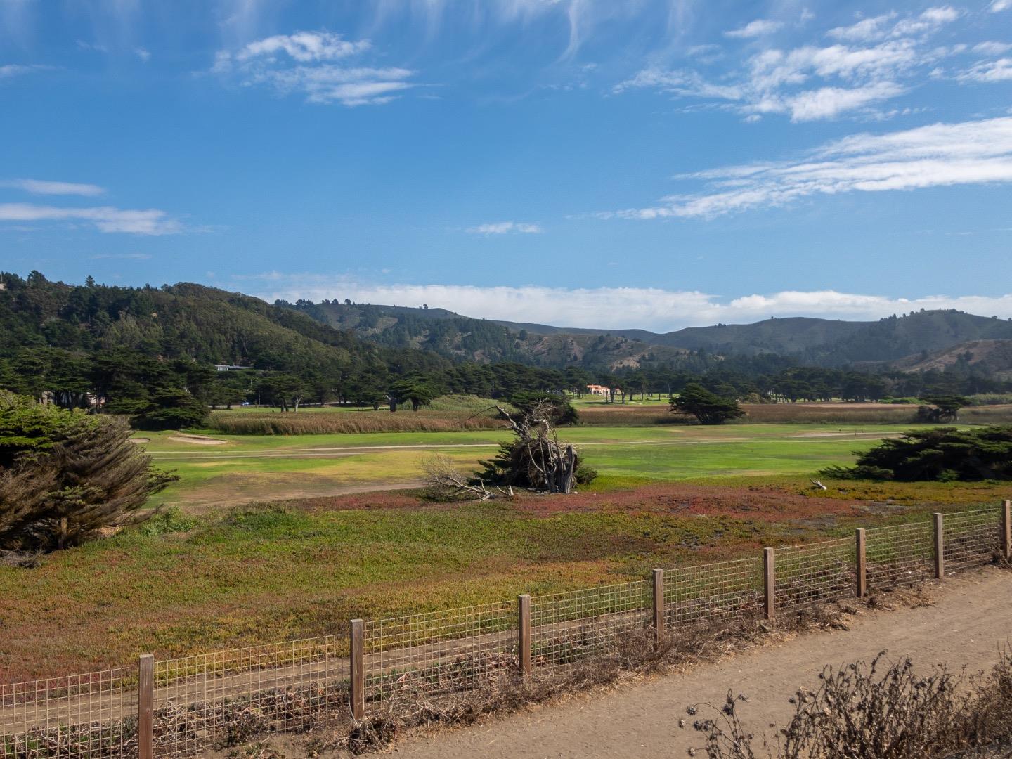 Detail Gallery Image 5 of 63 For 200 Lakeview Ave, Pacifica,  CA 94044 - – Beds | – Baths