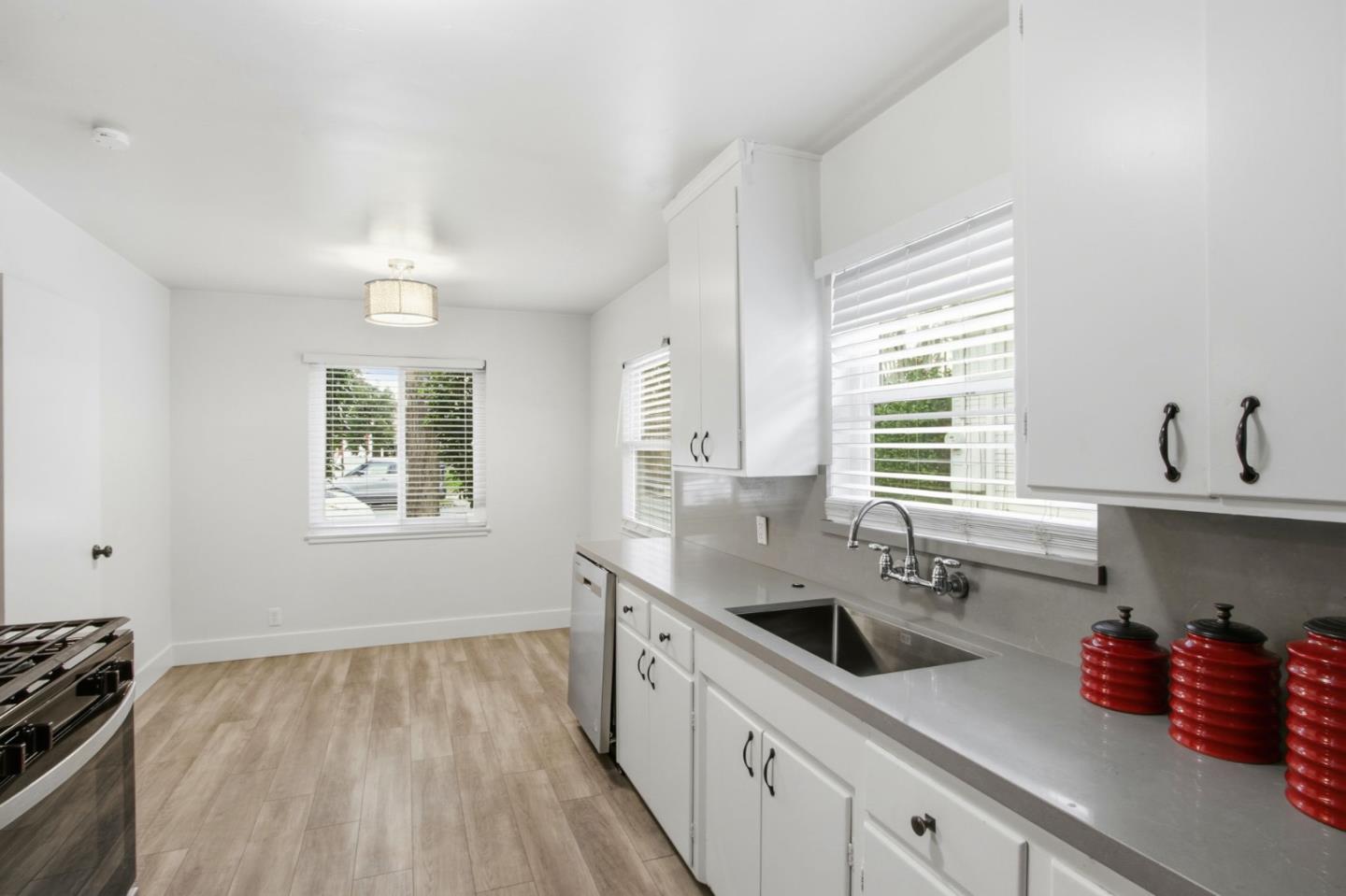 Detail Gallery Image 13 of 37 For 462 Marshall Ave, San Jose,  CA 95125 - 3 Beds | 2 Baths