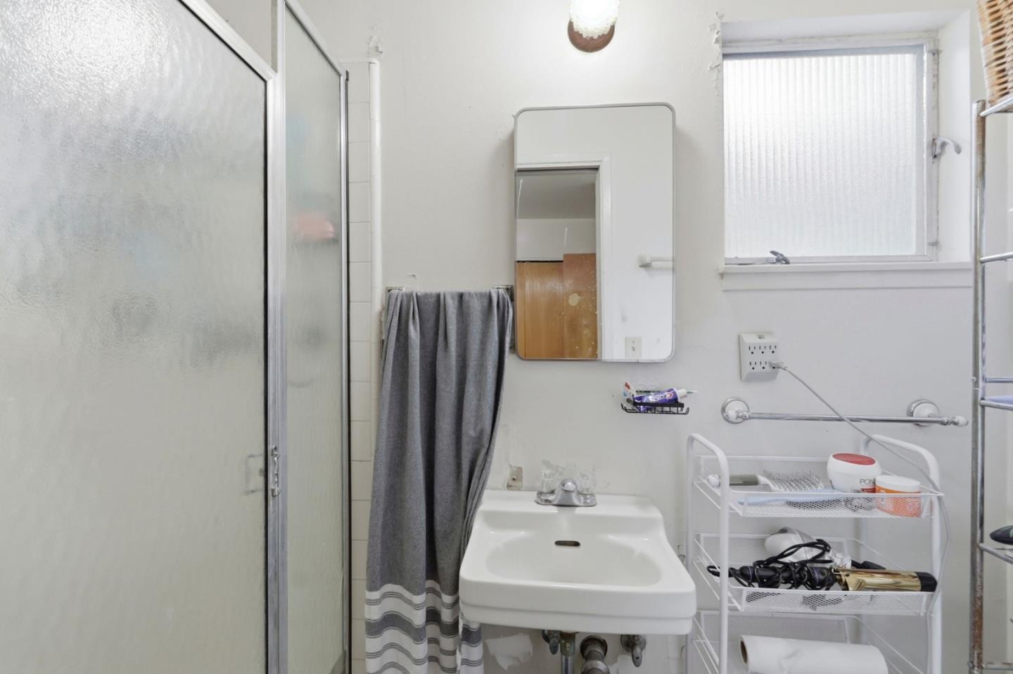 Detail Gallery Image 17 of 22 For 16315 Lilac Ln, Los Gatos,  CA 95032 - 3 Beds | 2 Baths