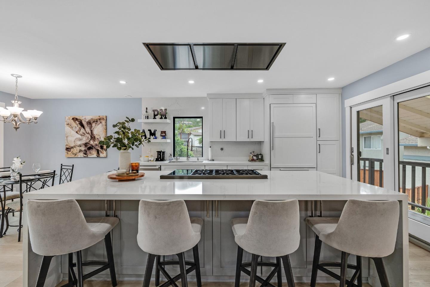 Detail Gallery Image 10 of 45 For 19 Elk Ct, Pacifica,  CA 94044 - 3 Beds | 2 Baths