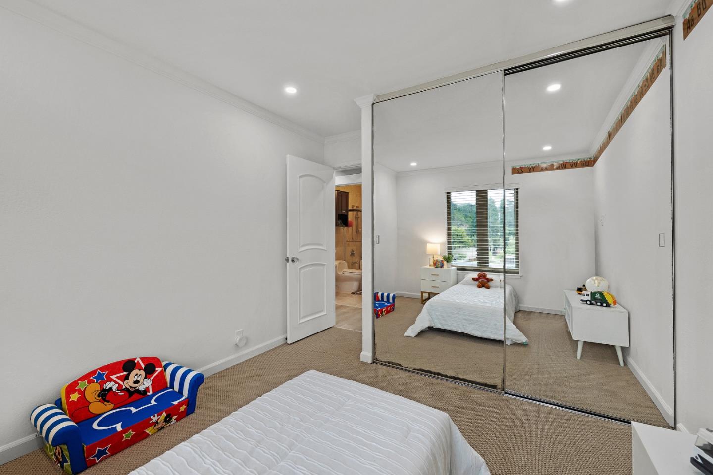 Detail Gallery Image 23 of 45 For 19 Elk Ct, Pacifica,  CA 94044 - 3 Beds | 2 Baths