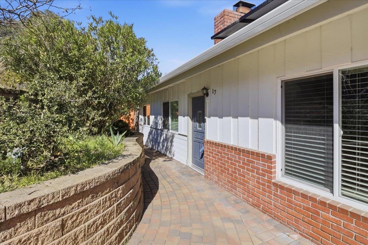 Detail Gallery Image 6 of 50 For 17 Los Encinos Dr, Del Rey Oaks,  CA 93940 - 3 Beds | 2 Baths