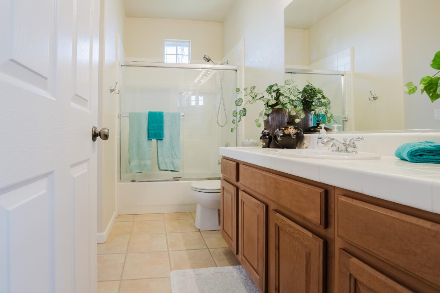Detail Gallery Image 11 of 60 For 1208 Souza Way, Folsom,  CA 95630 - 3 Beds | 2/1 Baths