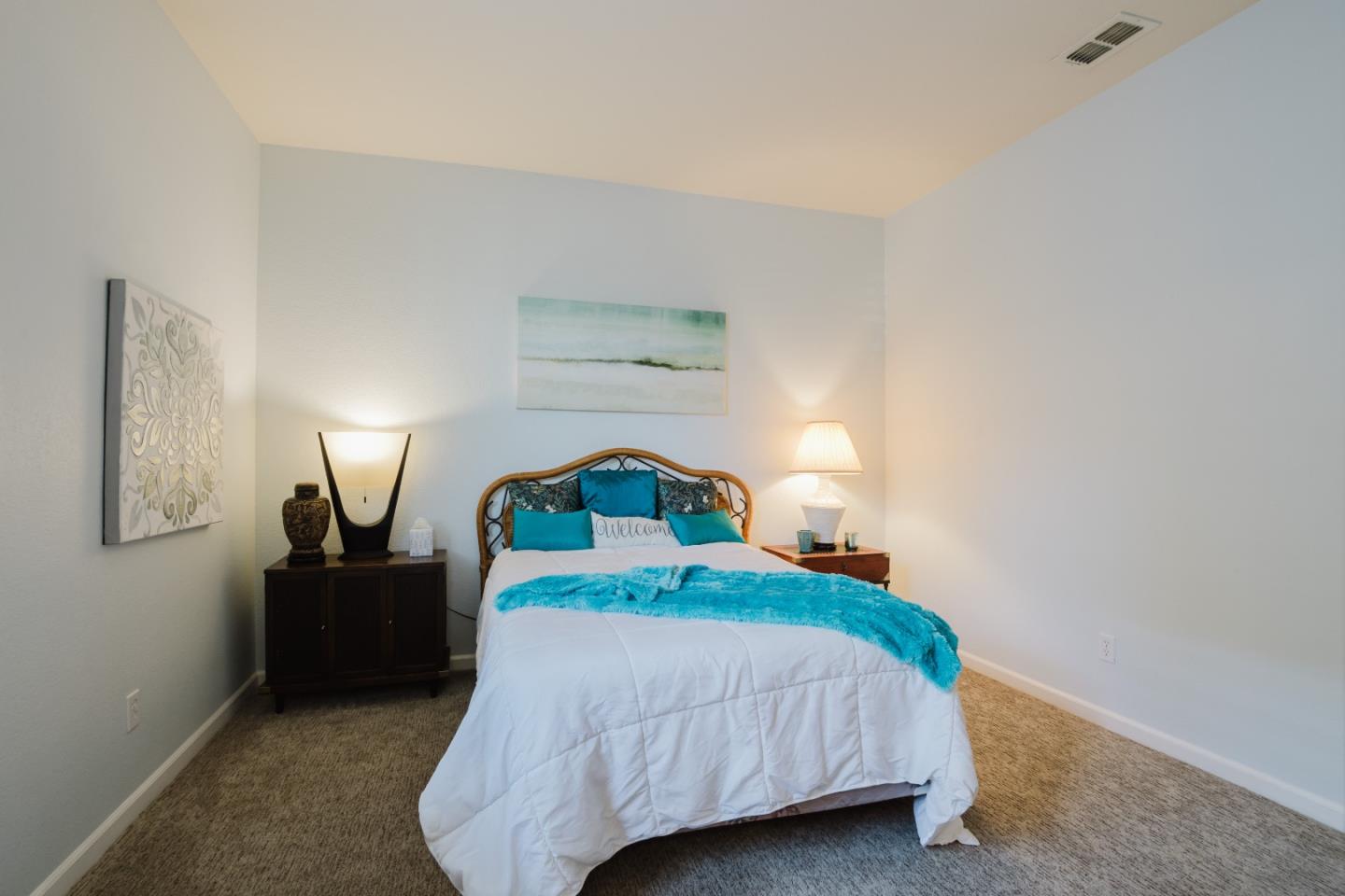 Detail Gallery Image 12 of 60 For 1208 Souza Way, Folsom,  CA 95630 - 3 Beds | 2/1 Baths