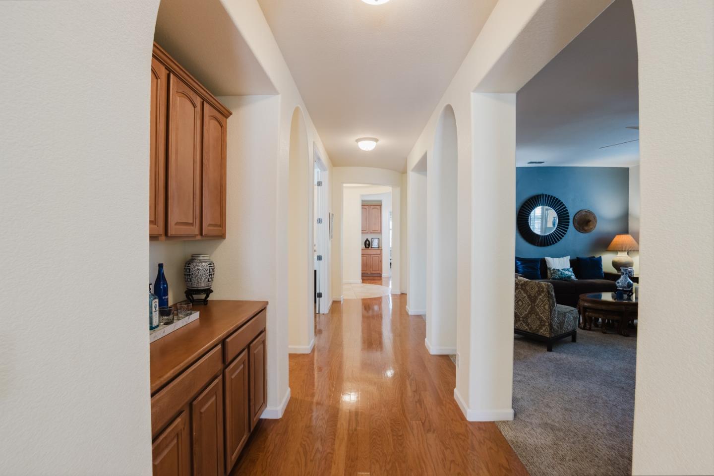 Detail Gallery Image 14 of 60 For 1208 Souza Way, Folsom,  CA 95630 - 3 Beds | 2/1 Baths