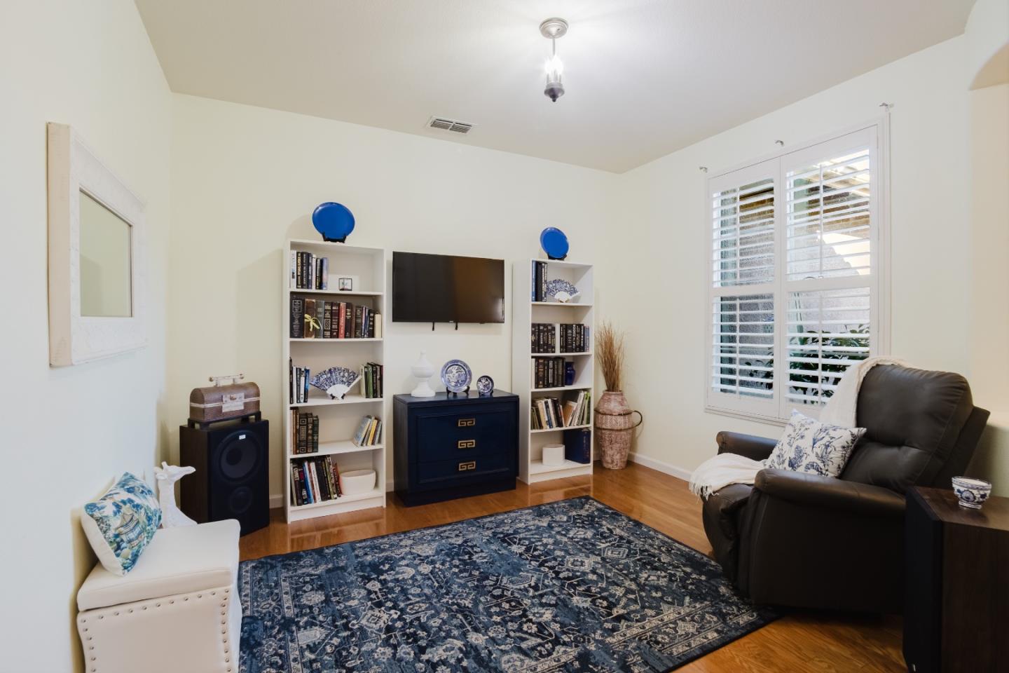 Detail Gallery Image 15 of 60 For 1208 Souza Way, Folsom,  CA 95630 - 3 Beds | 2/1 Baths