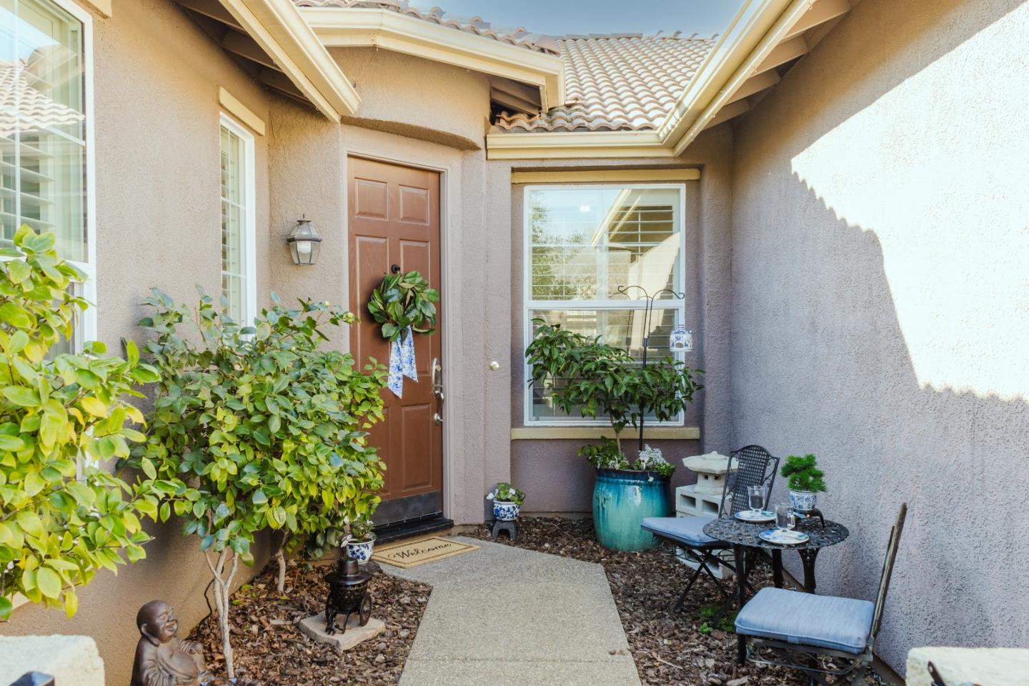 Detail Gallery Image 5 of 60 For 1208 Souza Way, Folsom,  CA 95630 - 3 Beds | 2/1 Baths