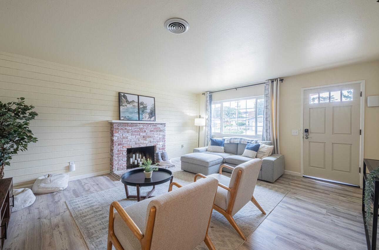 Detail Gallery Image 10 of 34 For 351 Hillcrest Ave, Marina,  CA 93933 - 3 Beds | 1/1 Baths