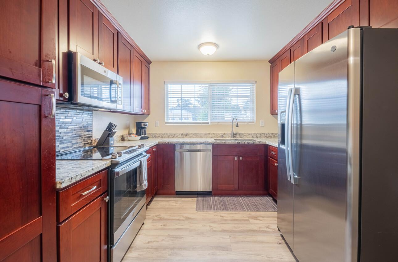 Detail Gallery Image 16 of 34 For 351 Hillcrest Ave, Marina,  CA 93933 - 3 Beds | 1/1 Baths