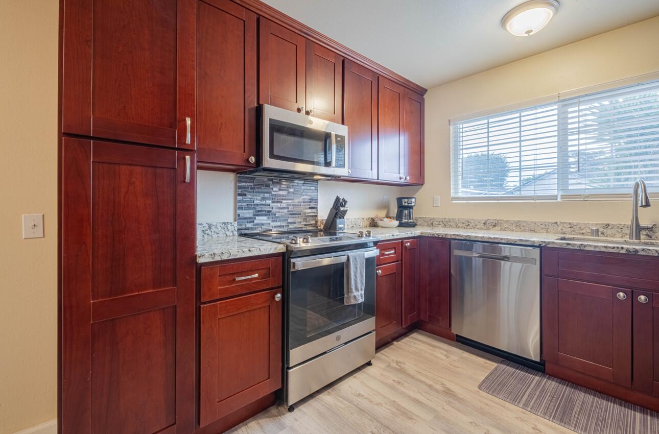 Detail Gallery Image 2 of 34 For 351 Hillcrest Ave, Marina,  CA 93933 - 3 Beds | 1/1 Baths