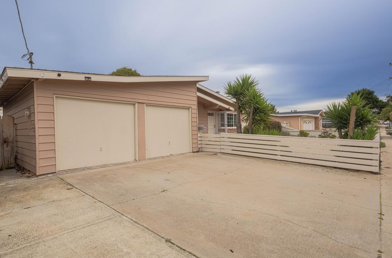 Detail Gallery Image 5 of 34 For 351 Hillcrest Ave, Marina,  CA 93933 - 3 Beds | 1/1 Baths