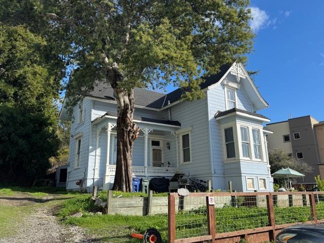 Detail Gallery Image 2 of 17 For 338 Ocean St, Santa Cruz,  CA 95060 - – Beds | – Baths