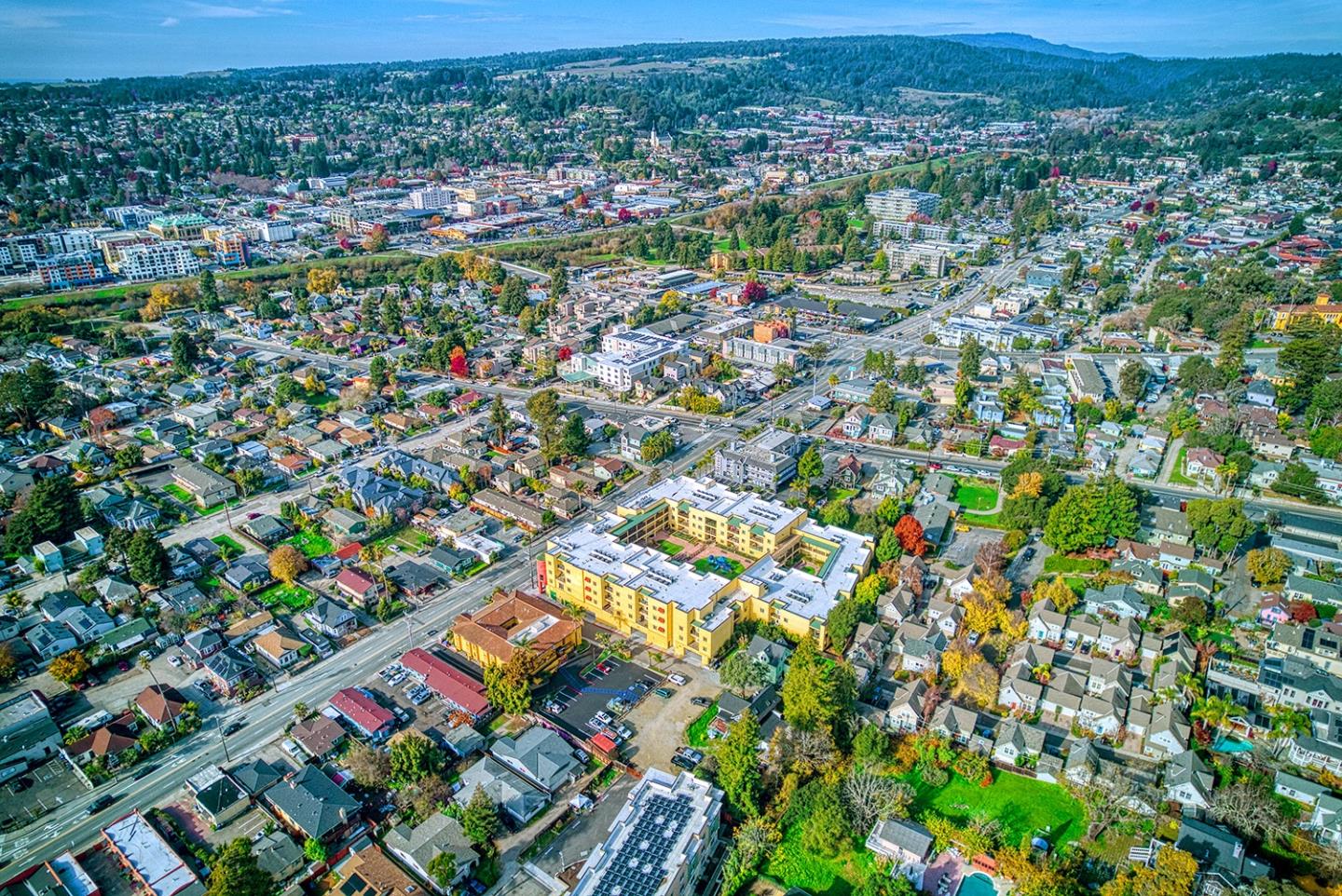 Detail Gallery Image 9 of 17 For 338 Ocean St, Santa Cruz,  CA 95060 - – Beds | – Baths