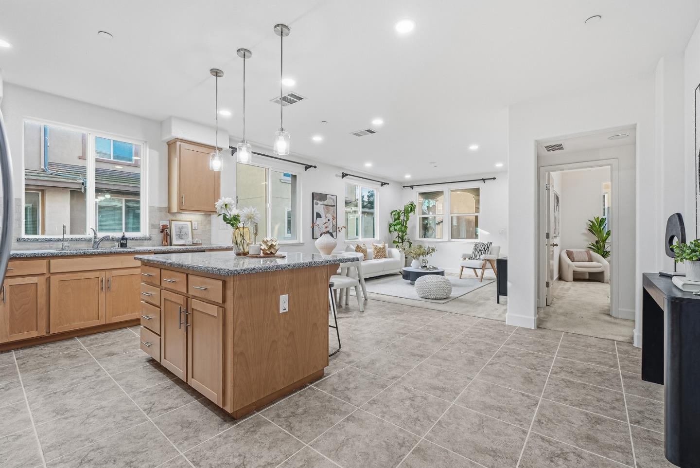 Detail Gallery Image 5 of 35 For 1796 Lee Way, Milpitas,  CA 95035 - 3 Beds | 3 Baths