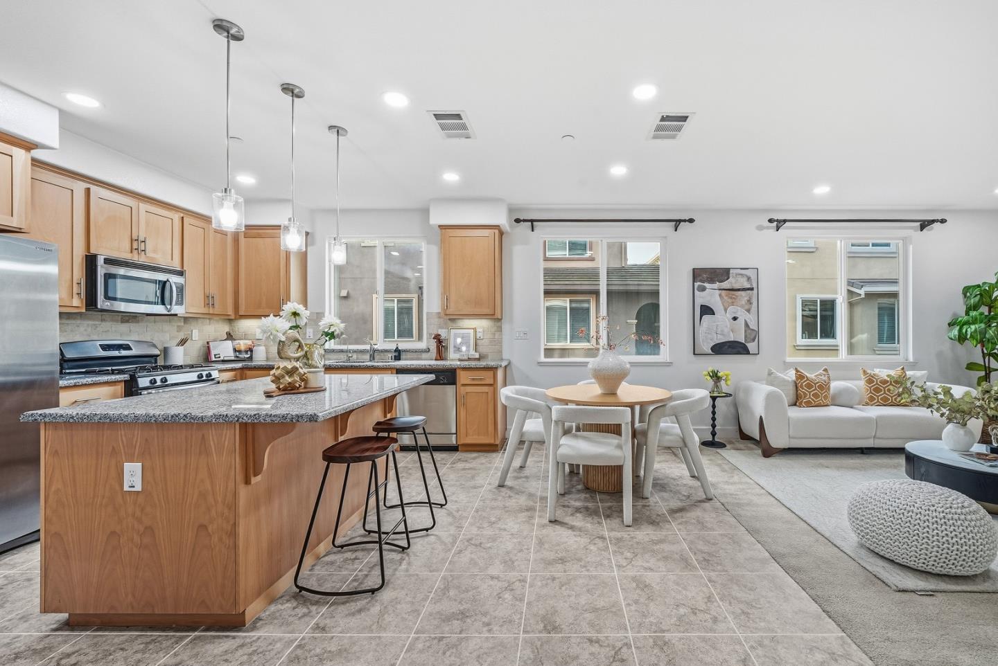 Detail Gallery Image 8 of 35 For 1796 Lee Way, Milpitas,  CA 95035 - 3 Beds | 3 Baths