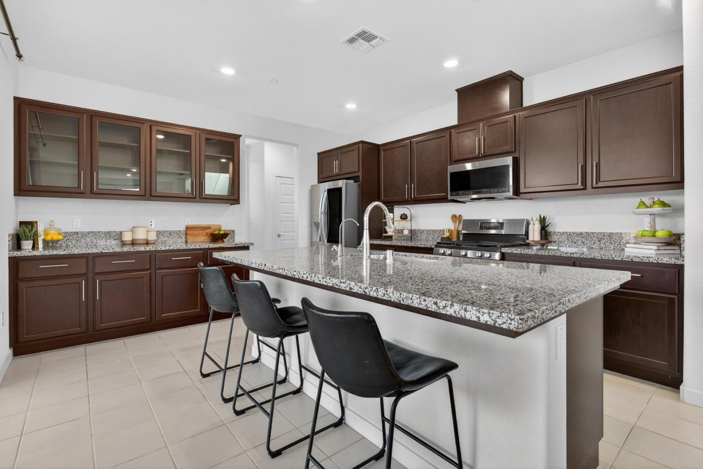 Detail Gallery Image 18 of 59 For 17533 Pegasus, Lathrop,  CA 95330 - 4 Beds | 3/1 Baths