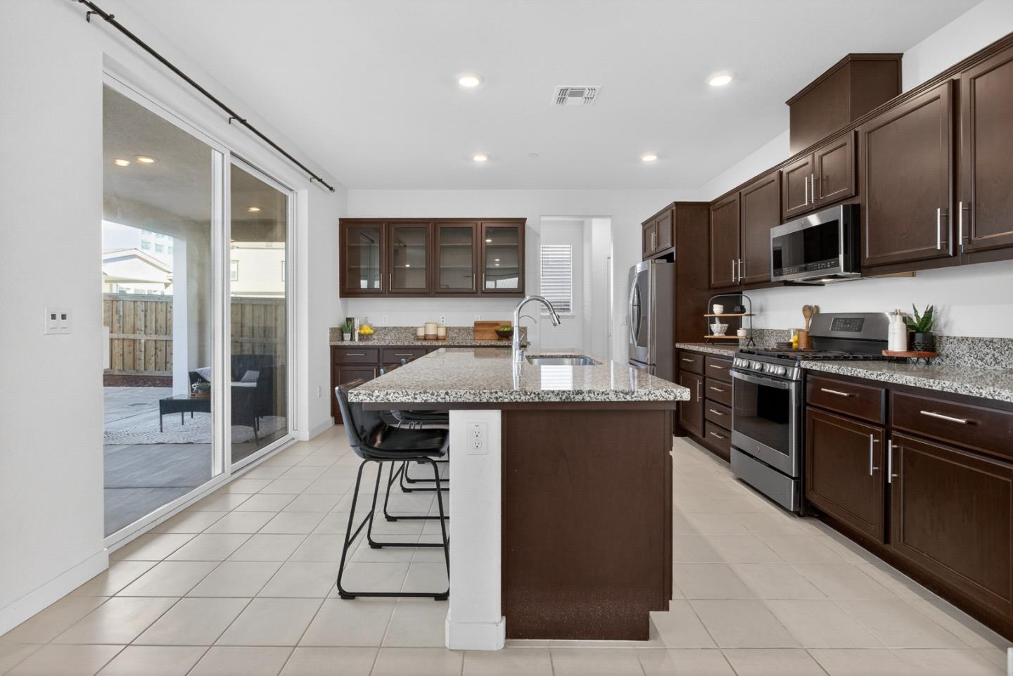 Detail Gallery Image 19 of 59 For 17533 Pegasus, Lathrop,  CA 95330 - 4 Beds | 3/1 Baths