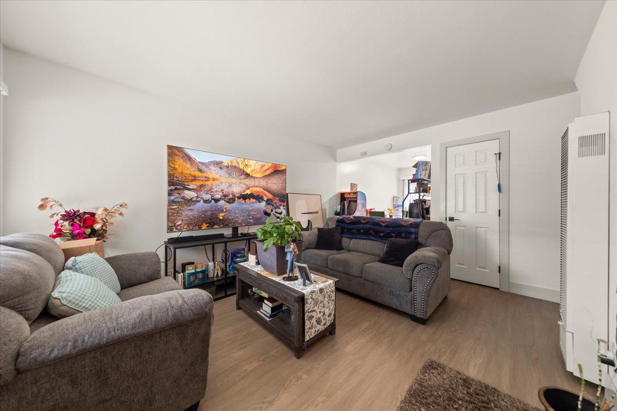 Detail Gallery Image 4 of 20 For 20324 Forest Ave, Castro Valley,  CA 94546 - – Beds | – Baths