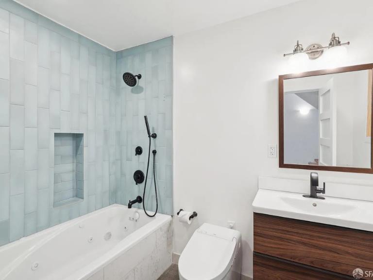 Detail Gallery Image 23 of 30 For 760 14th St a,  San Francisco,  CA 94114 - 2 Beds | 2 Baths