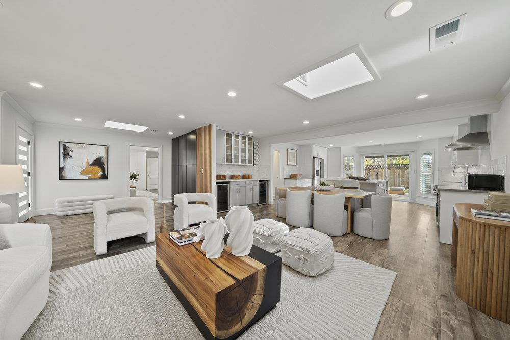 Detail Gallery Image 12 of 49 For 2673 Ohio Ave, Redwood City,  CA 94061 - 5 Beds | 3/1 Baths