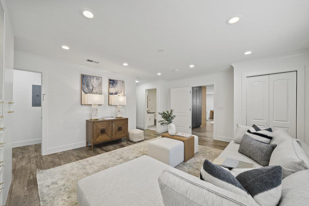 Detail Gallery Image 8 of 49 For 2673 Ohio Ave, Redwood City,  CA 94061 - 5 Beds | 3/1 Baths