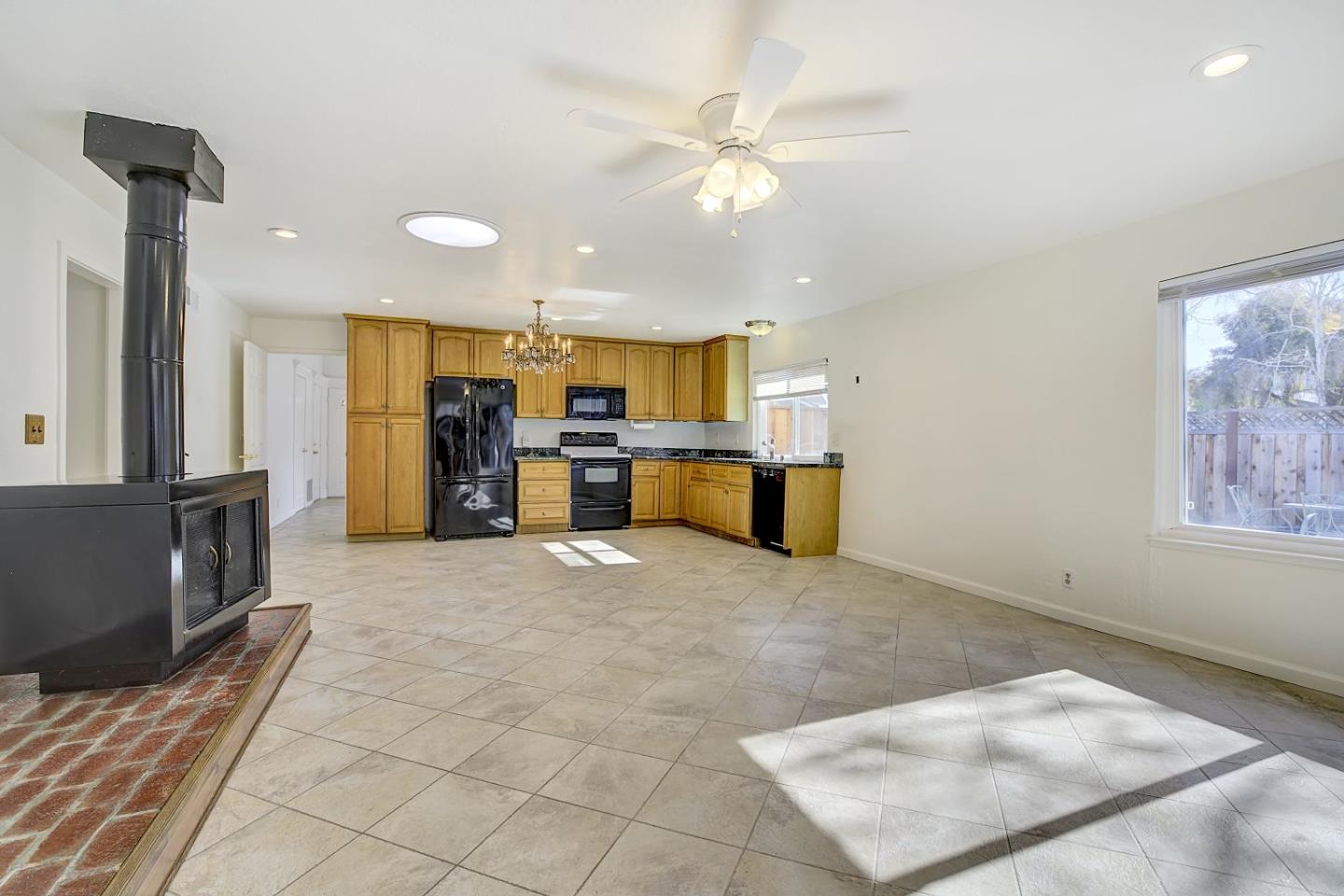 Detail Gallery Image 11 of 45 For 313 Oakberry Way, San Jose,  CA 95123 - 4 Beds | 2 Baths