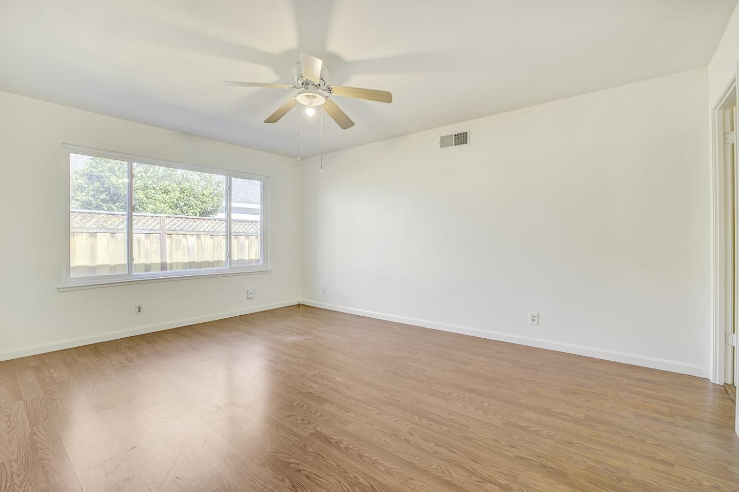 Detail Gallery Image 18 of 45 For 313 Oakberry Way, San Jose,  CA 95123 - 4 Beds | 2 Baths