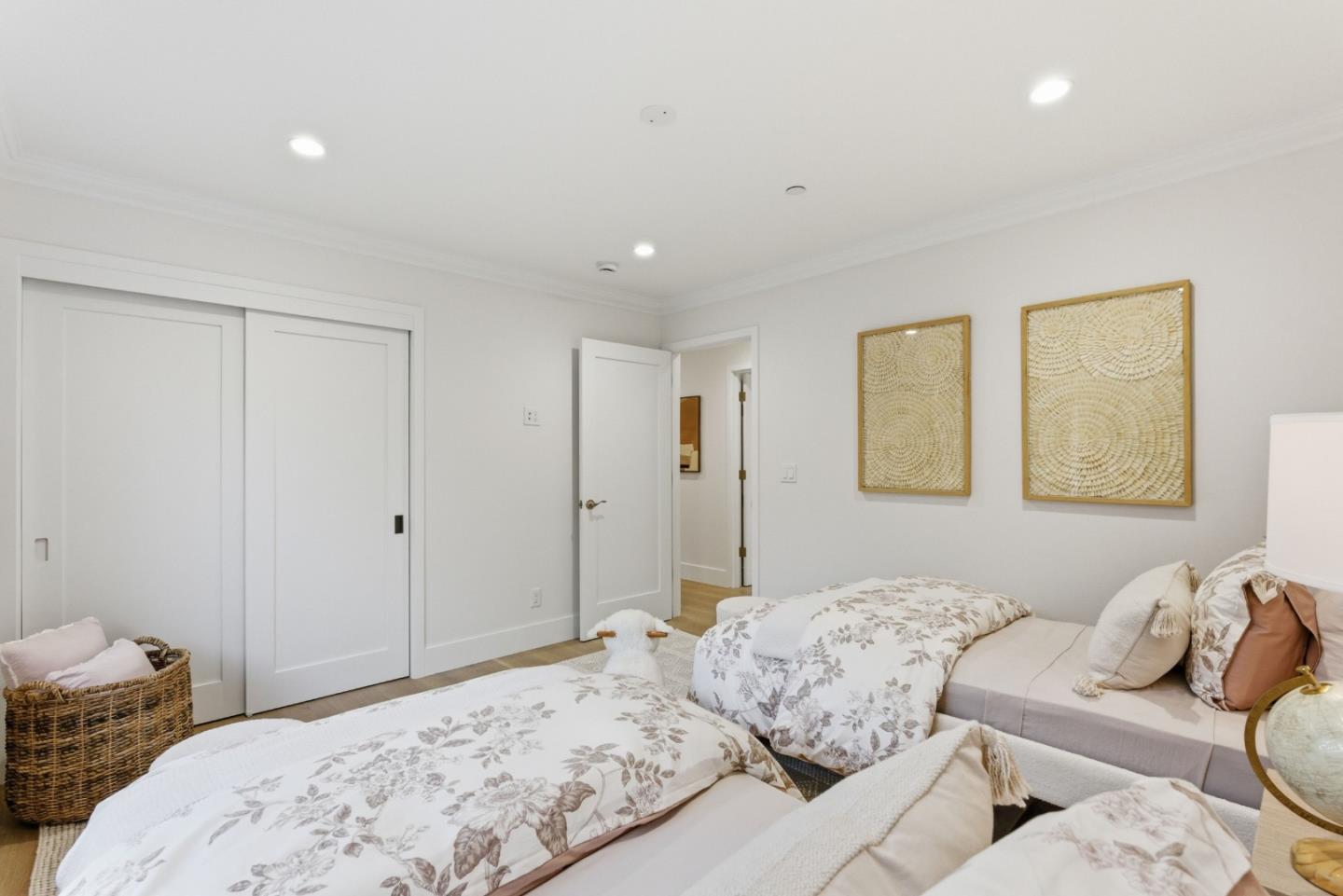 Detail Gallery Image 21 of 45 For 670 La Mesa Drive, Portola Valley,  CA 94028 - 3 Beds | 2 Baths