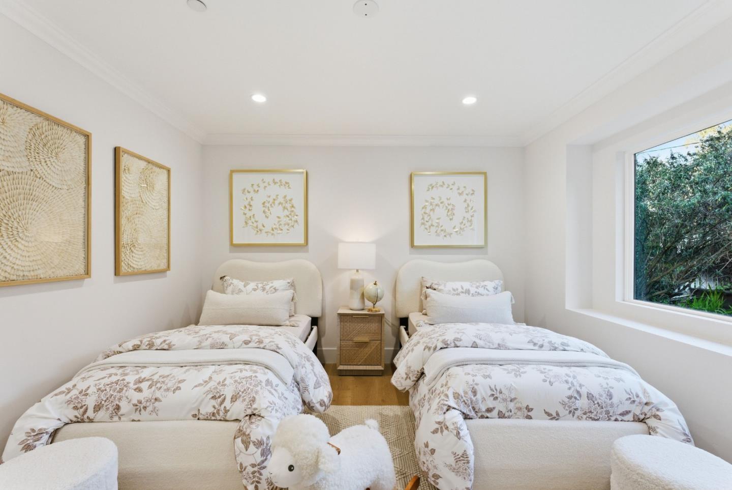 Detail Gallery Image 22 of 45 For 670 La Mesa Drive, Portola Valley,  CA 94028 - 3 Beds | 2 Baths