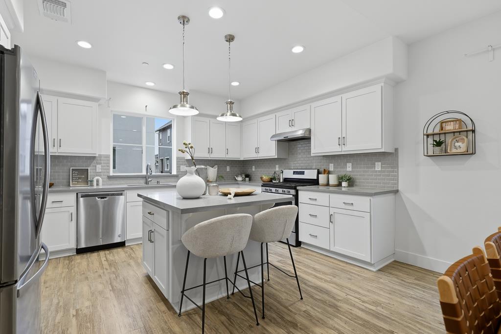 Detail Gallery Image 12 of 80 For 37598 Cape Cod Rd, Newark,  CA 94560 - 4 Beds | 3/1 Baths