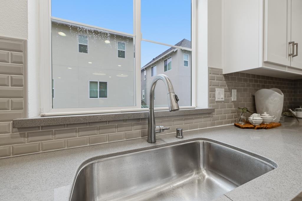 Detail Gallery Image 14 of 80 For 37598 Cape Cod Rd, Newark,  CA 94560 - 4 Beds | 3/1 Baths