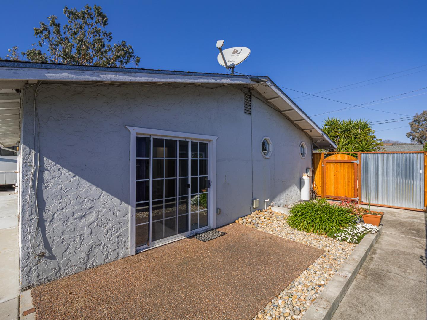 Detail Gallery Image 11 of 25 For 1311 Delaware Ave, Santa Cruz,  CA 95060 - 3 Beds | 1 Baths