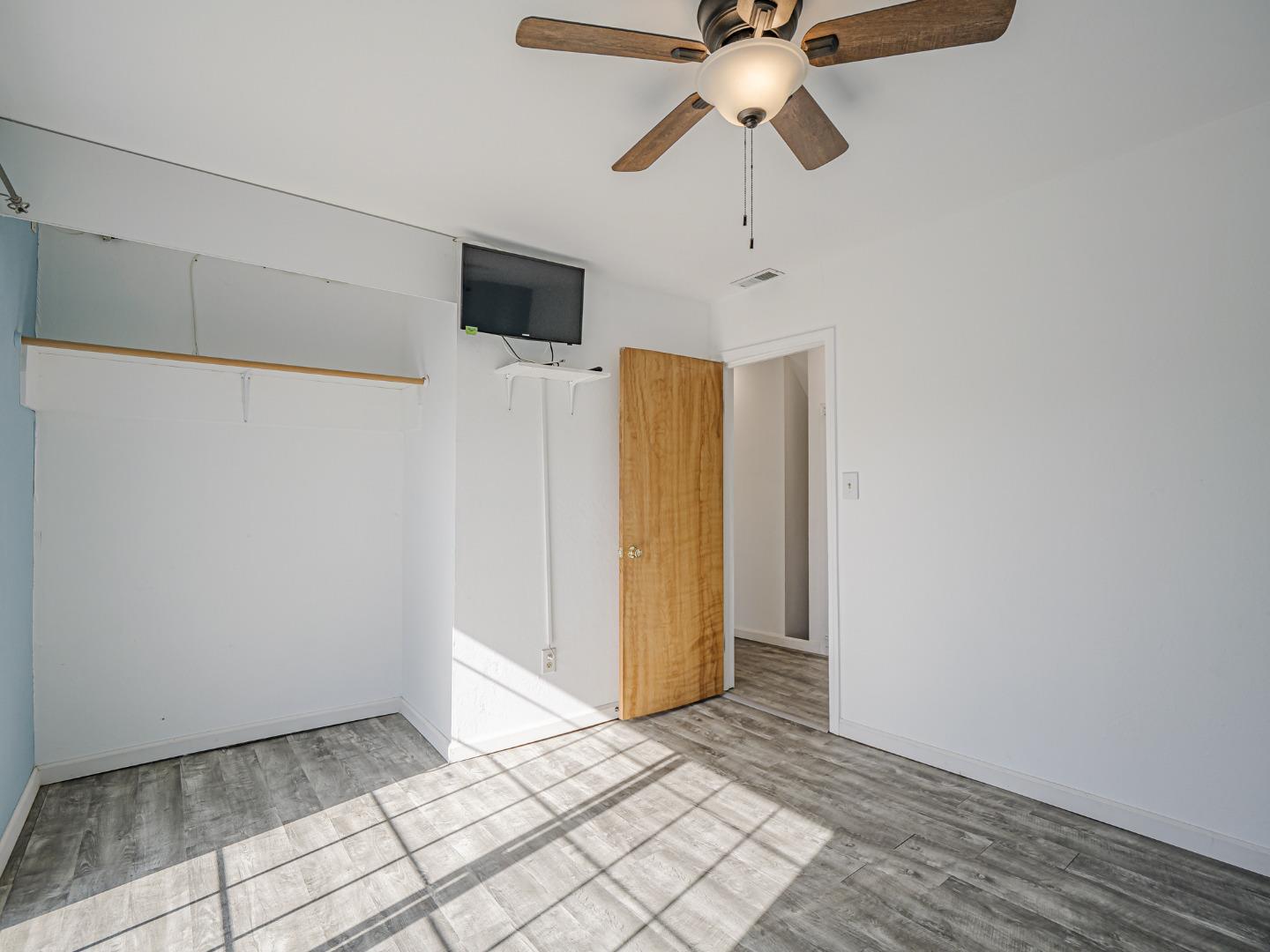 Detail Gallery Image 8 of 25 For 1311 Delaware Ave, Santa Cruz,  CA 95060 - 3 Beds | 1 Baths